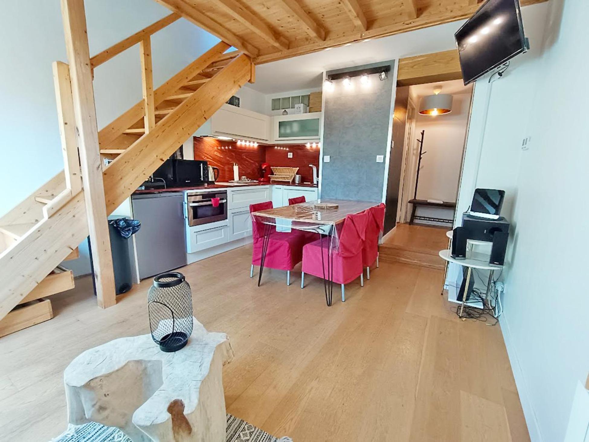 Apartamento Le Nid De Juliette, T3 Duplex, Parking, Cave Bagnères-de-Luchon Exterior foto