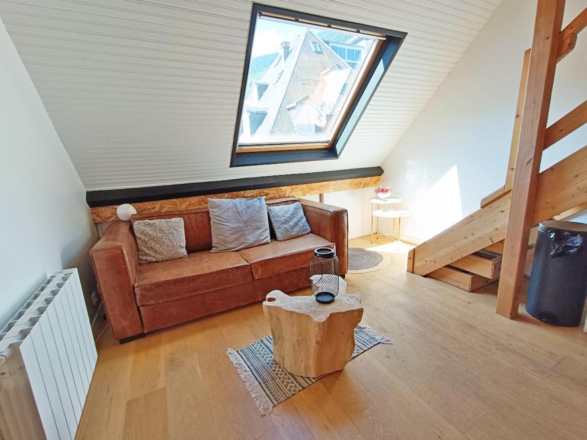 Apartamento Le Nid De Juliette, T3 Duplex, Parking, Cave Bagnères-de-Luchon Exterior foto